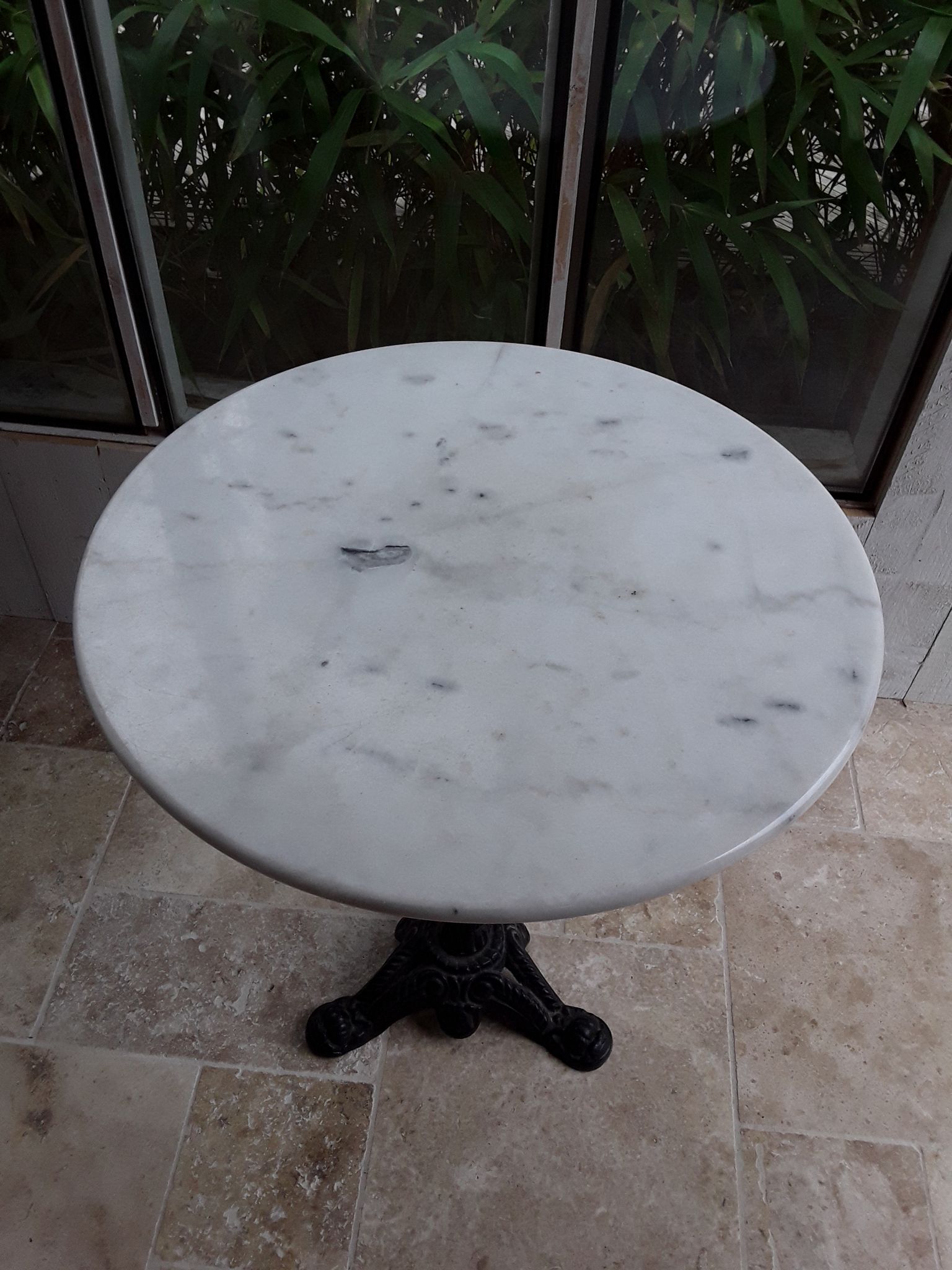 Table bistrot en marbre
