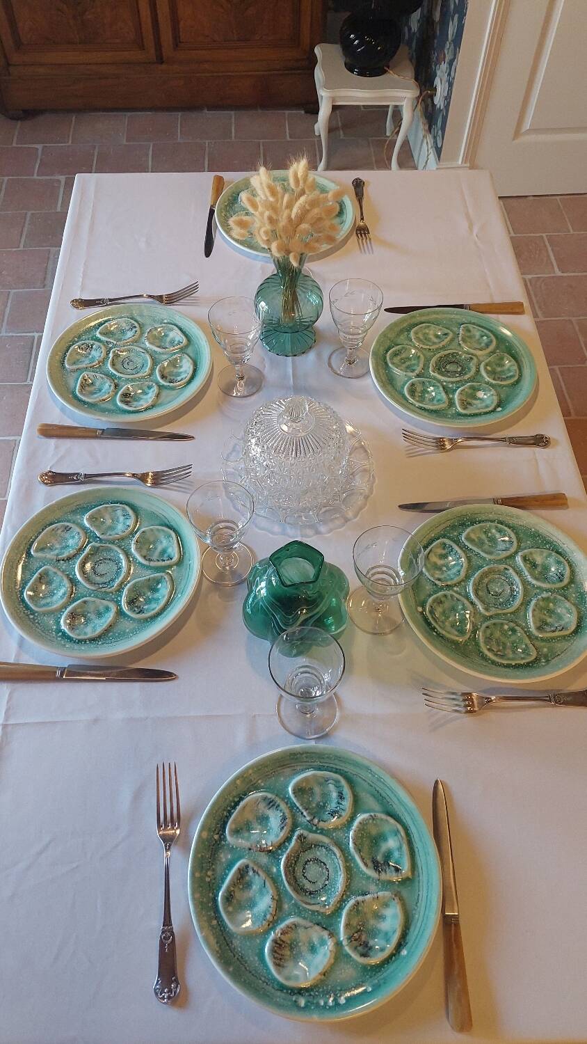 Set of 6 handmade concrete oyster plates