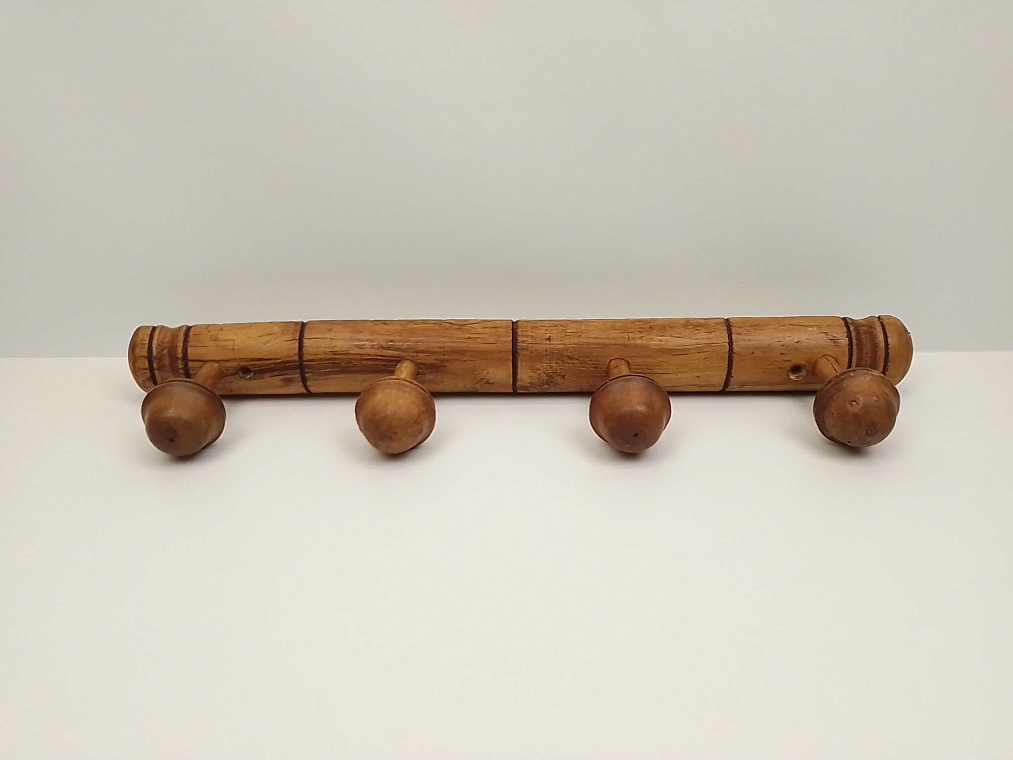 Wall hook 4 wooden hooks 51.5 cm