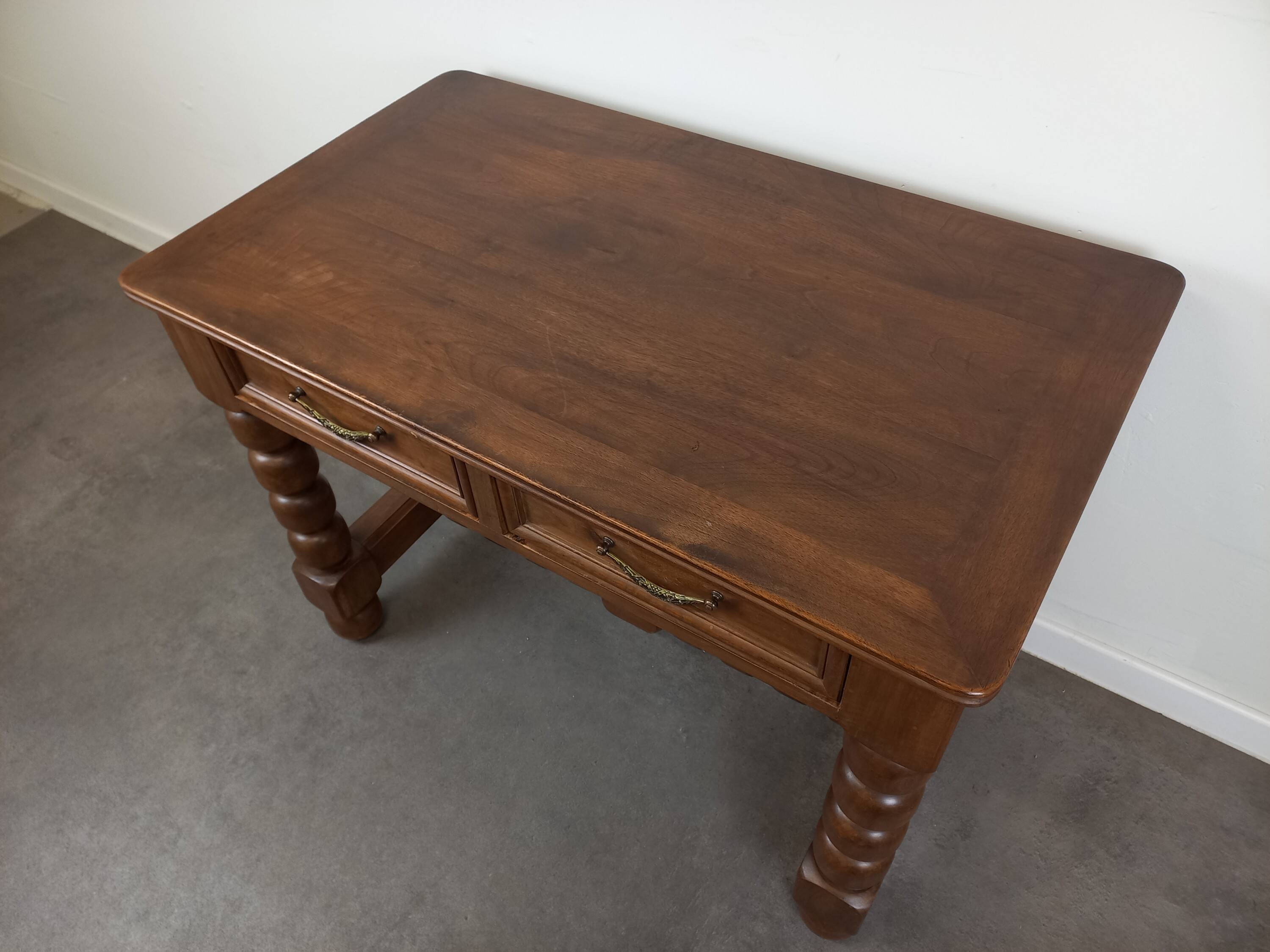 Bureau brutaliste