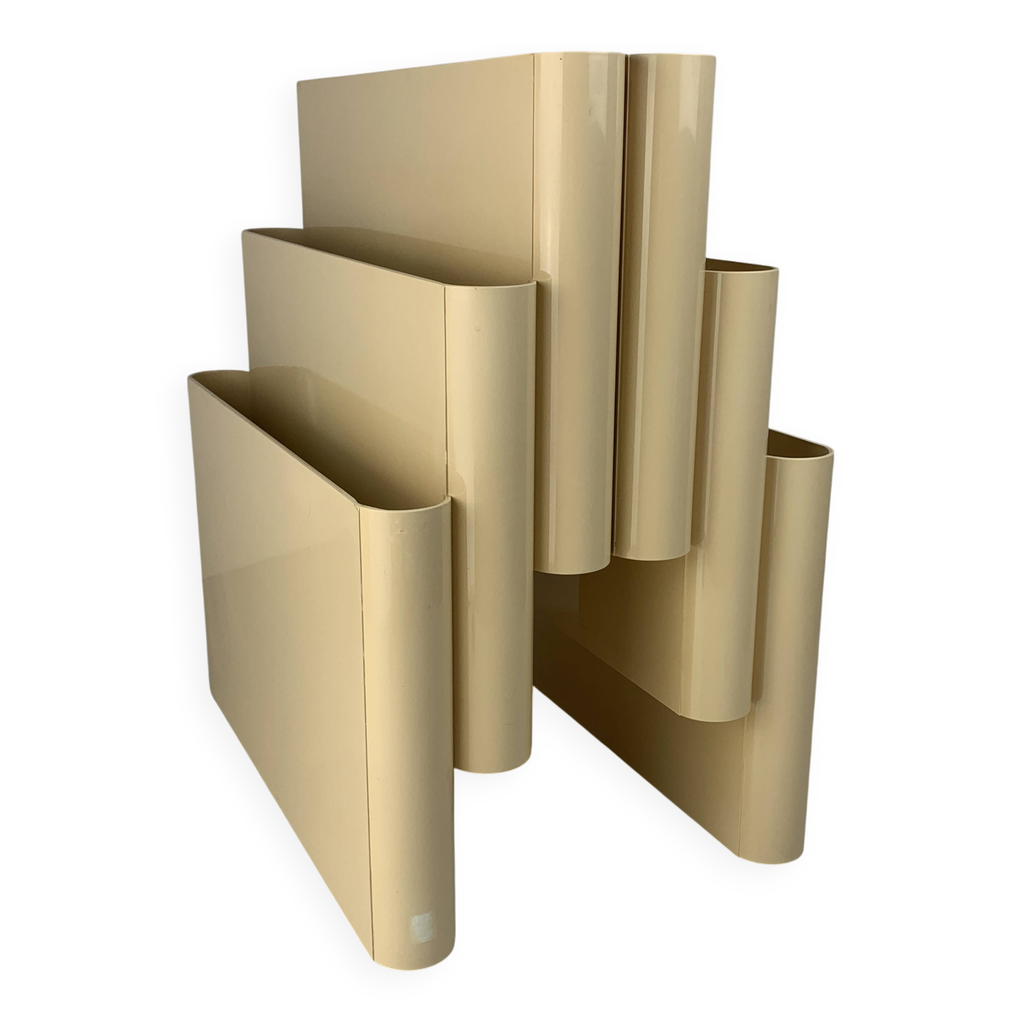 Beige off white Magazine Rack by Giotto Stoppino for Kartell, Italy, 1970s