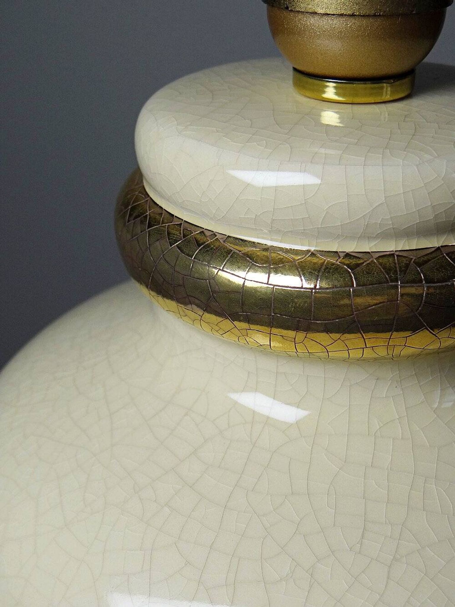 Vintage 1980s-90s Le Dauphin Dynastie crackle-glazed earthenware lamp