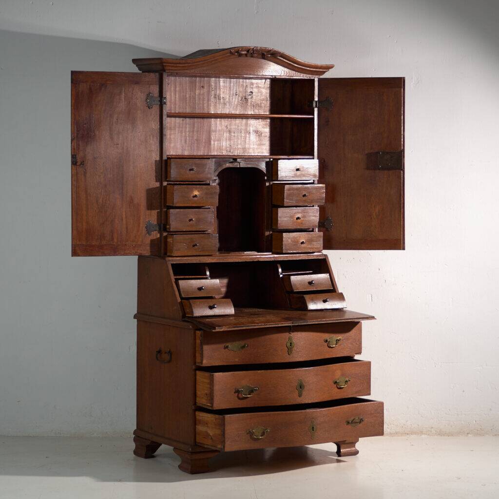 Antique oak secretary – Central Europe, circa 1850
