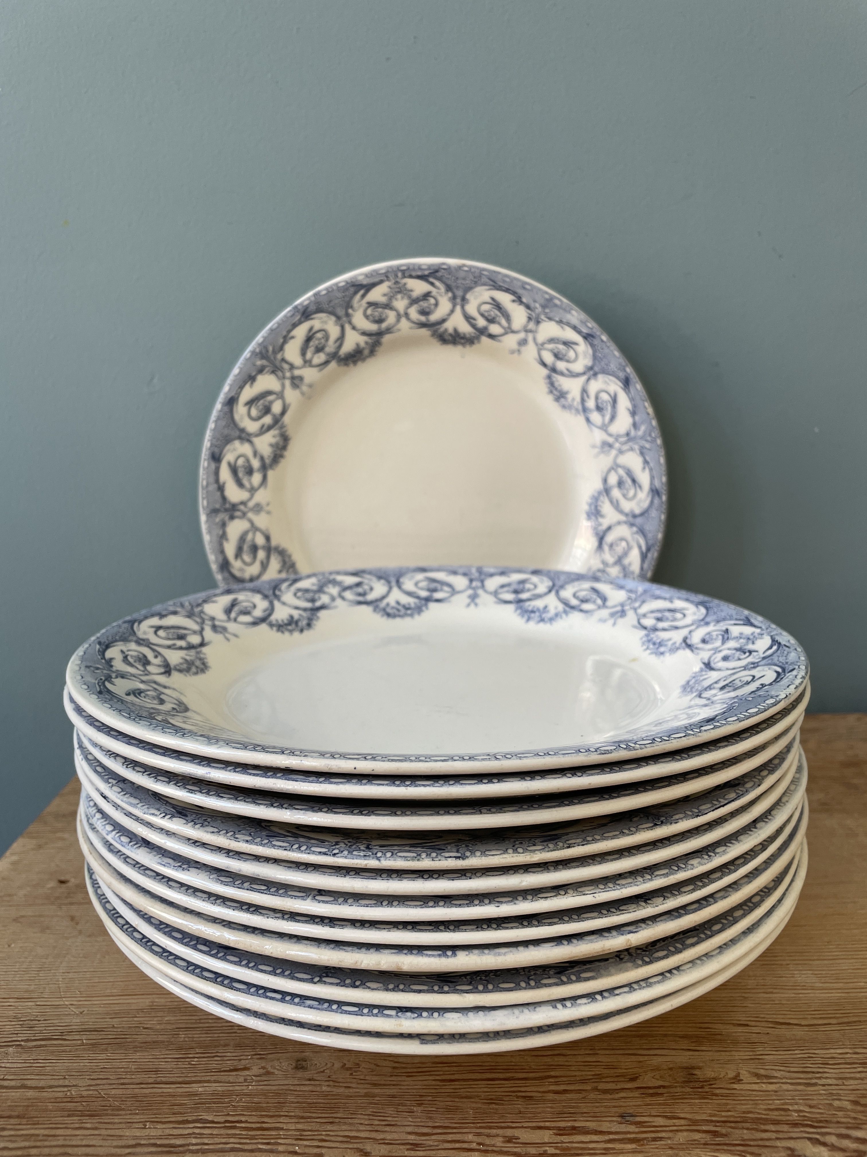 Set of 12 plates Terre de Fer Creil and Montereau, Dubarry service
