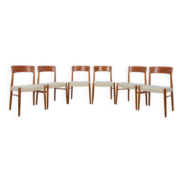 Mid-Century Modern Teak Dining Chairs model 26 by Henry Kjærnulf  for Korup