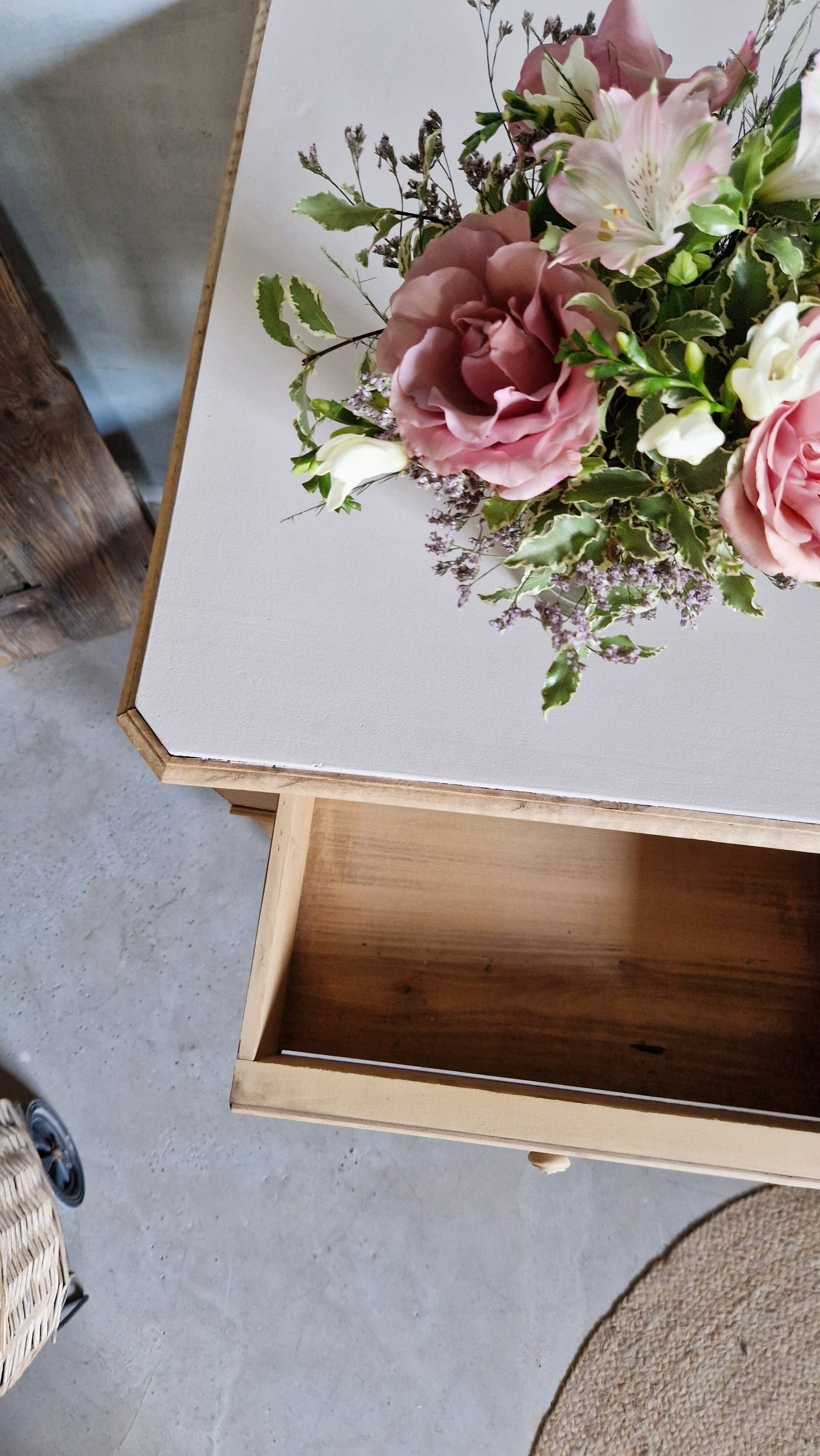 Beautiful draper style console/table