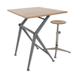 Bureau et tabouret de