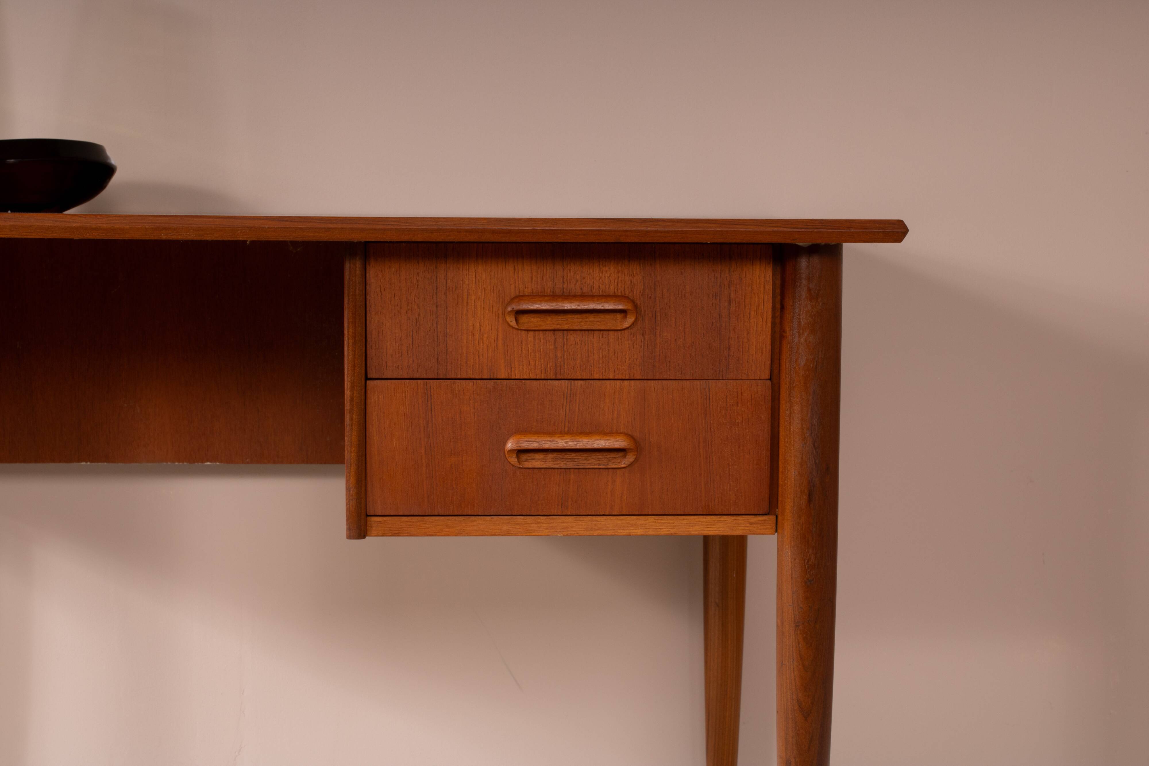 Scandinavian teak desk, 2 drawers