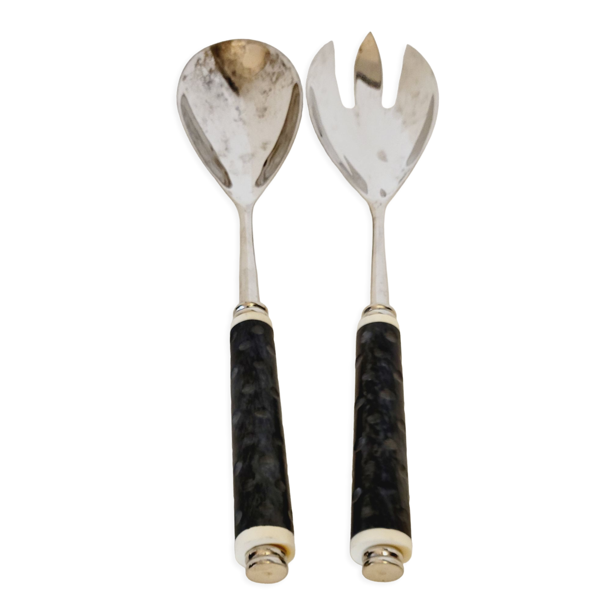 Set of salad serving cutlery in silver metal and resin