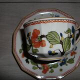 Set of 6 coffee/tea cups and 12 matching saucers from the 50's