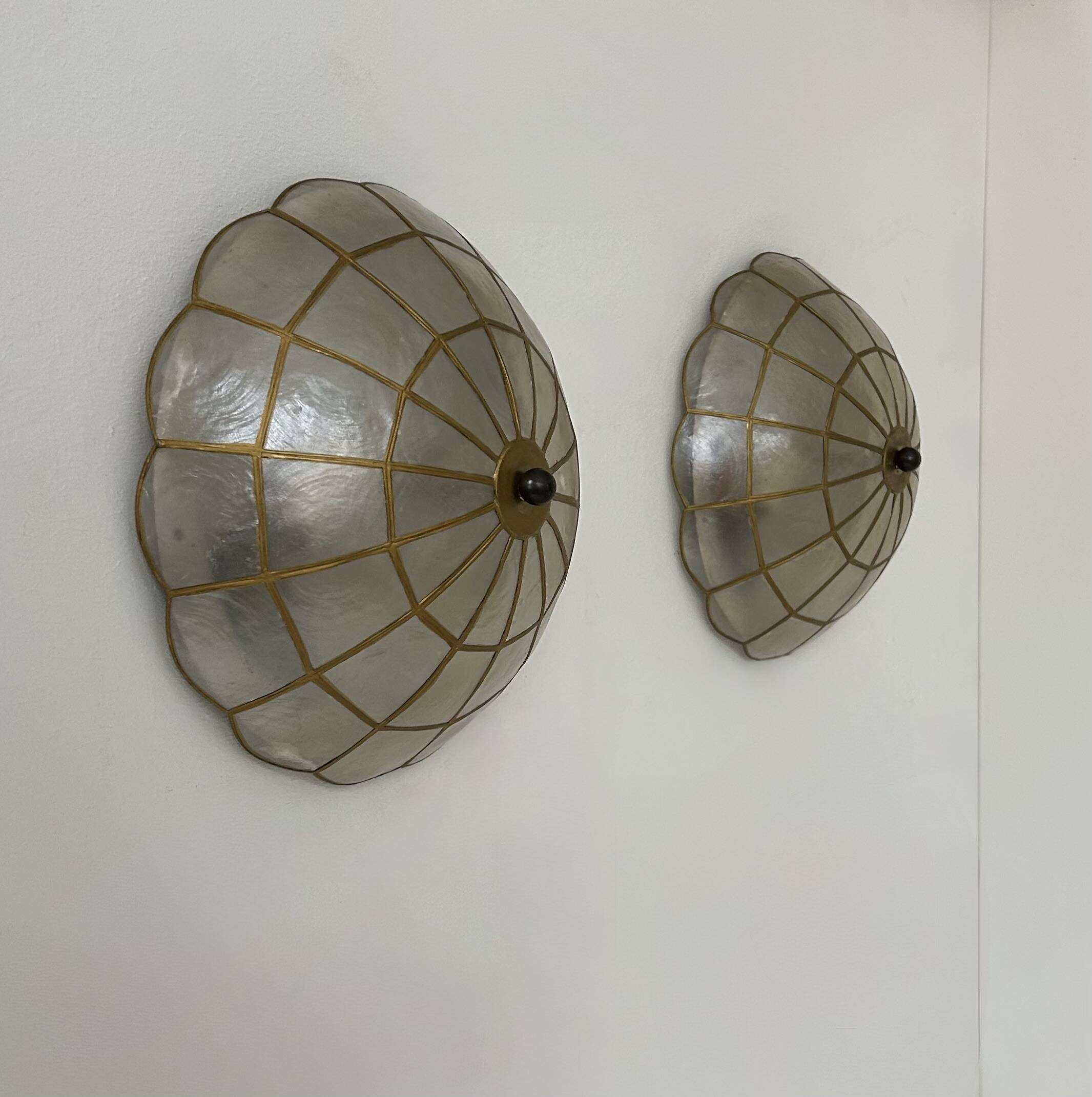 Paire d'applique vintage, nacre et laiton, France, 1980