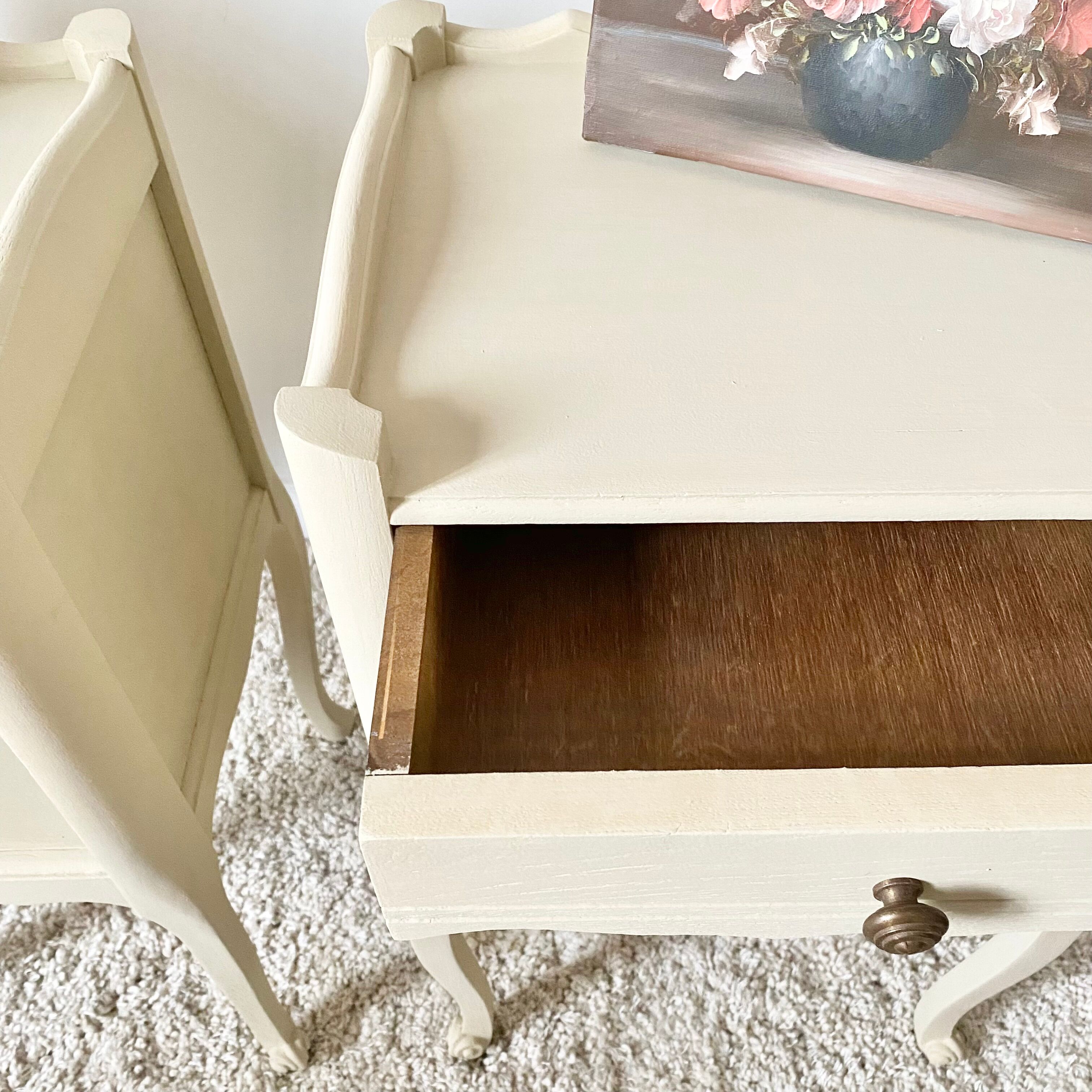 Set of bedside table