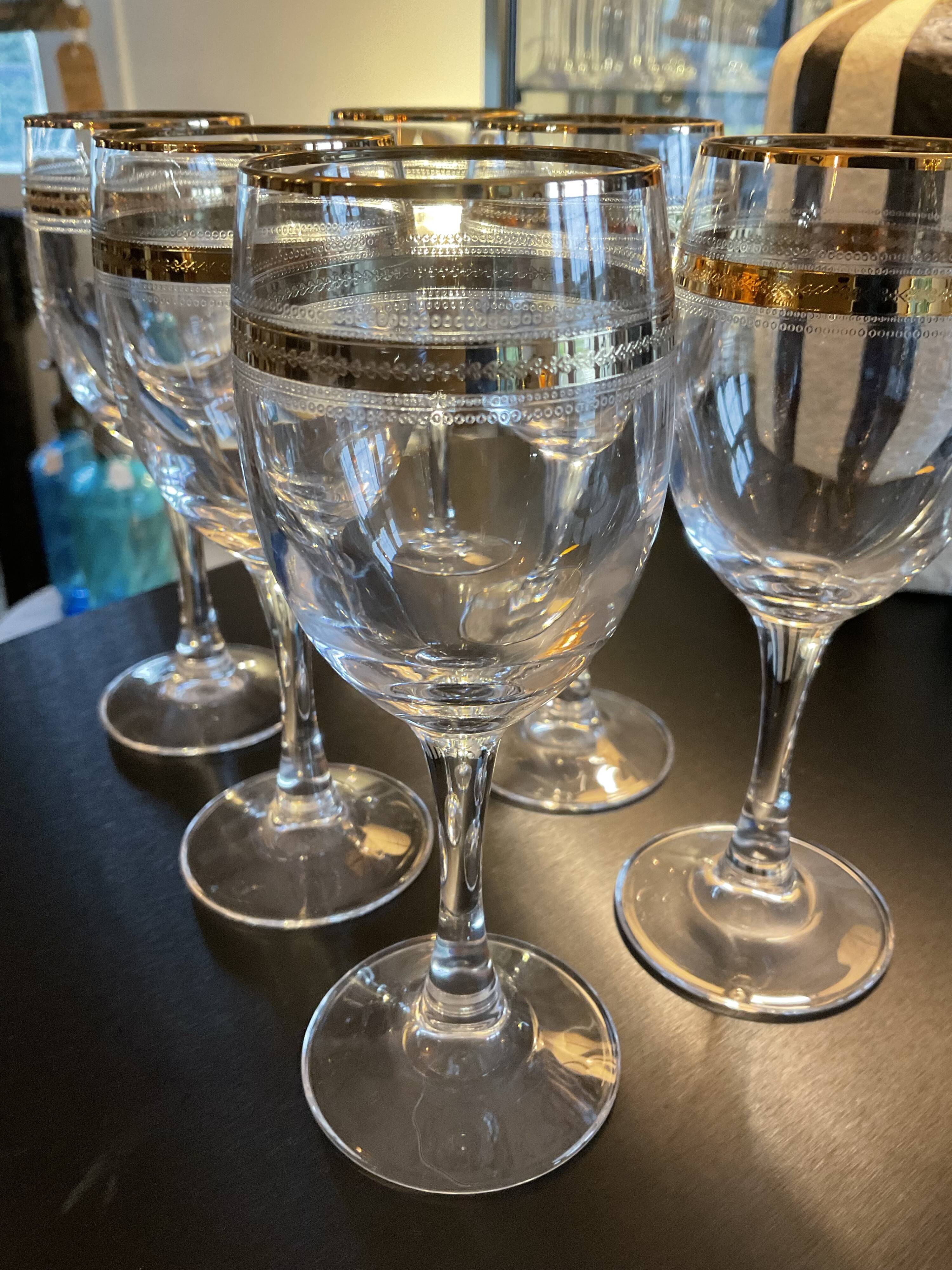 6 Burgundy glasses in engraved crystal and gilding