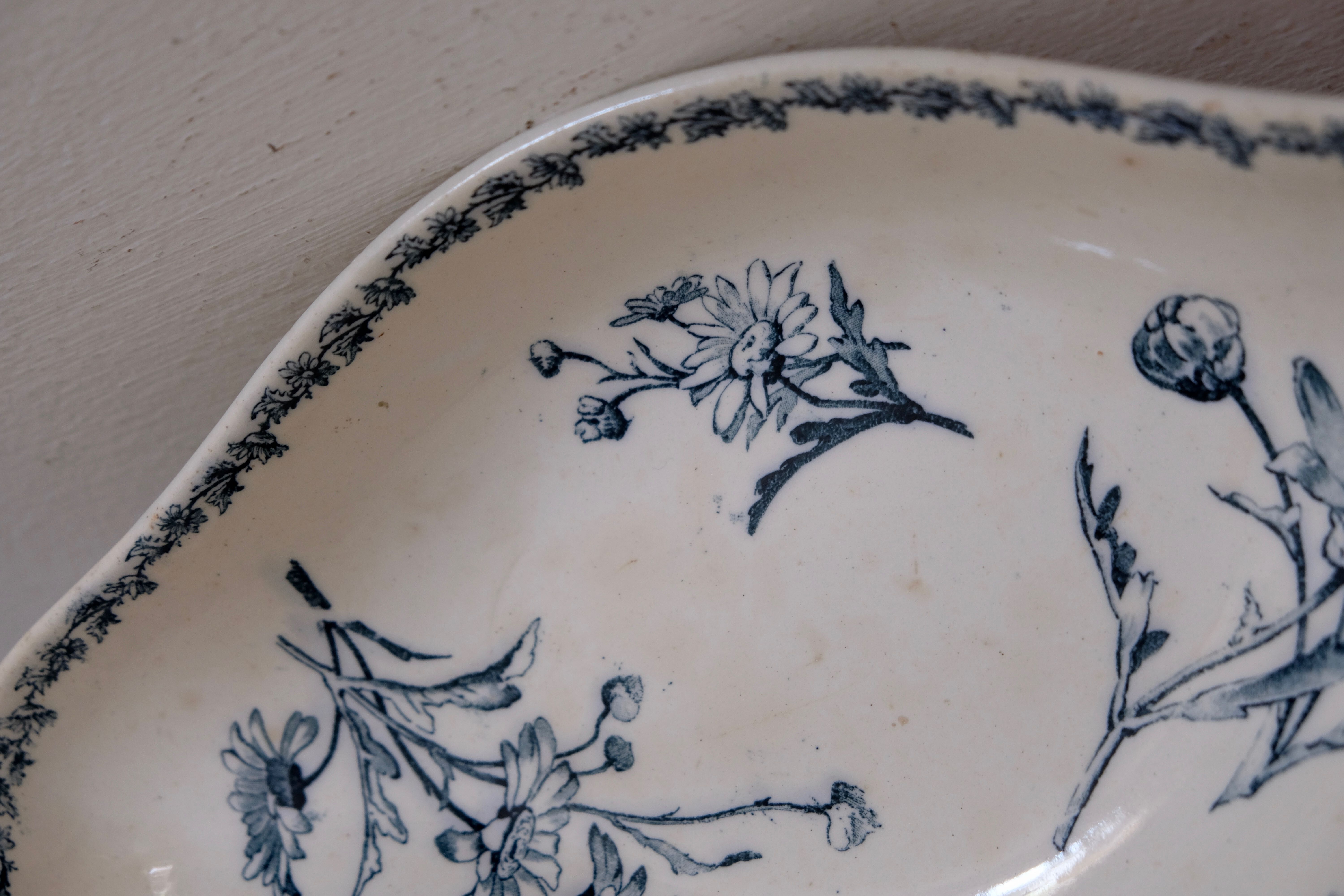 Ravier antique "Marguerite" Luneville faience XIXth