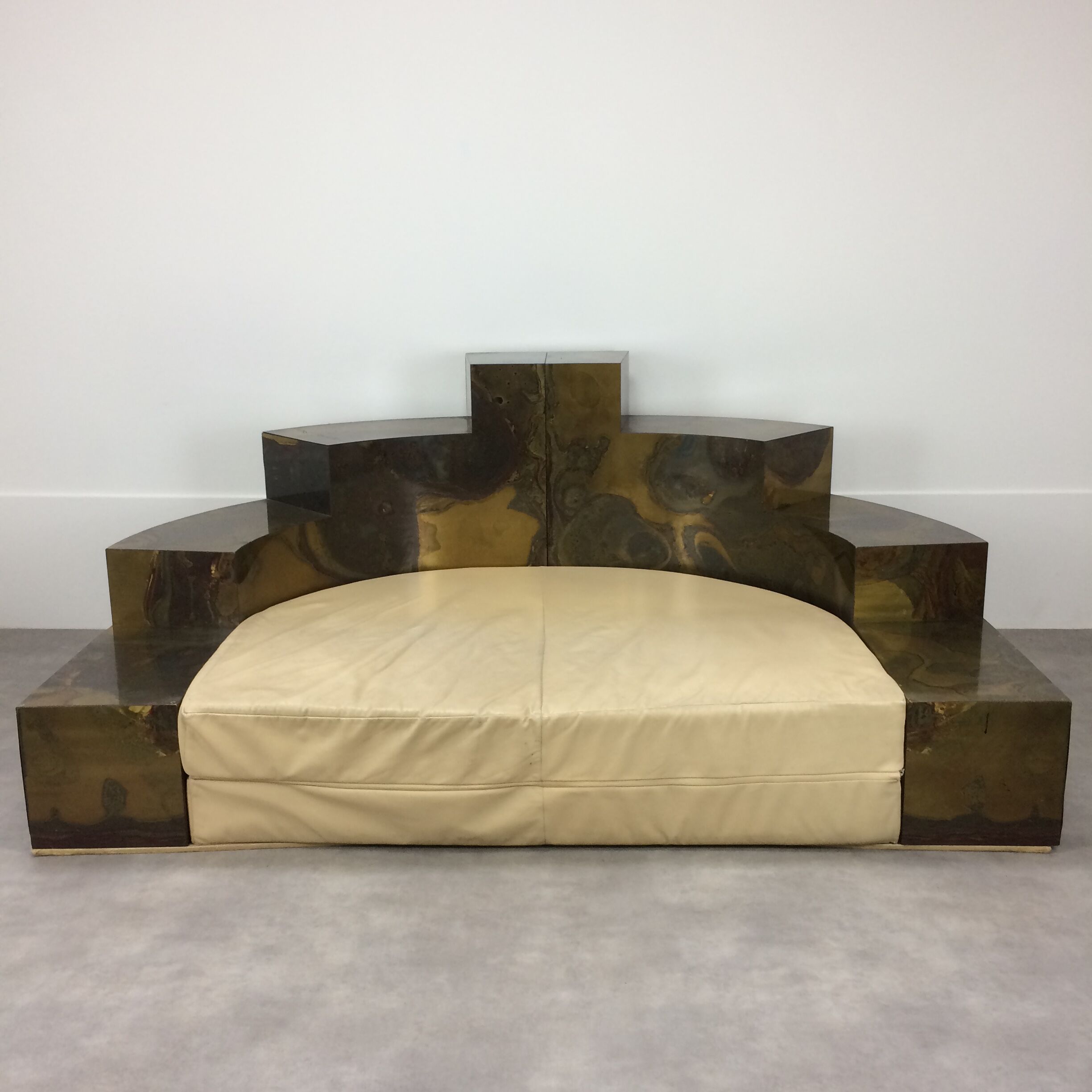 Sculptural brass sofa 70s