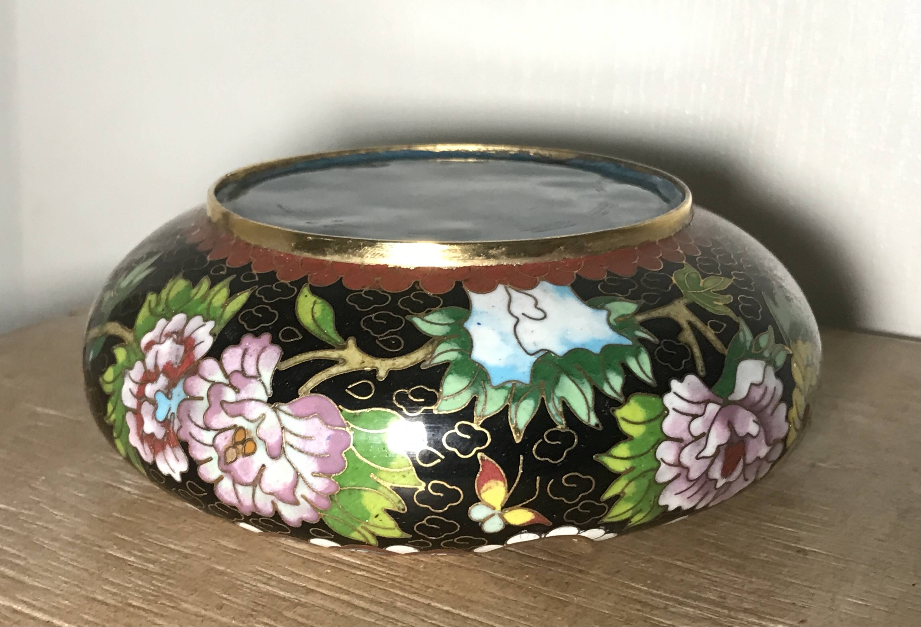 Ashtray, pocket emptier in brass and cloisonné enamel, floral decoration, China