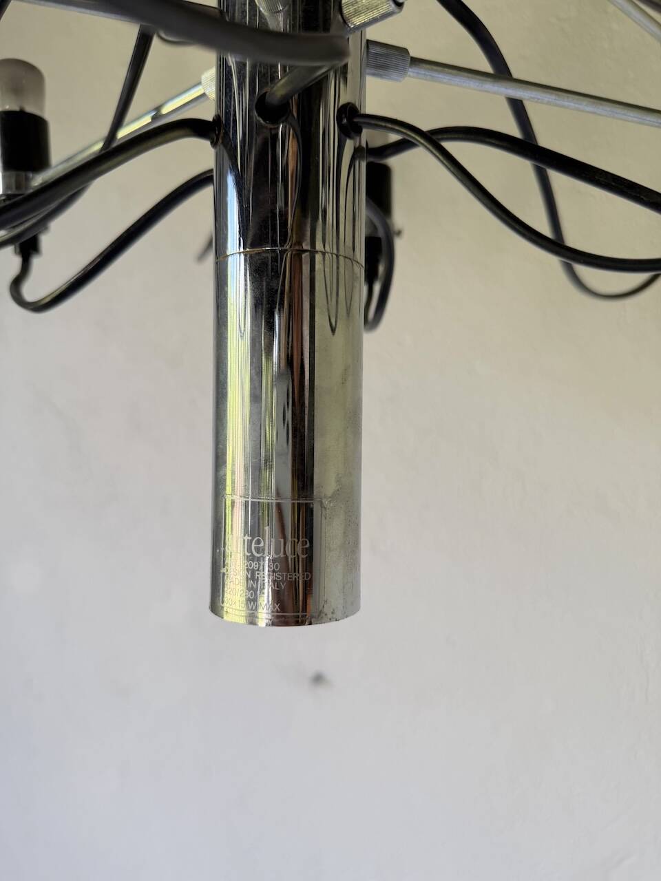 Lustre suspension Gino Sarfatti for Arteluce 30 lights model 2097 from the 1960s.