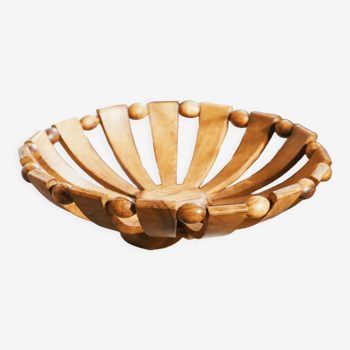 Wooden fruit basket with beads