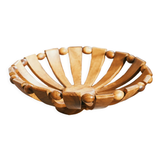 Wooden fruit basket with beads
