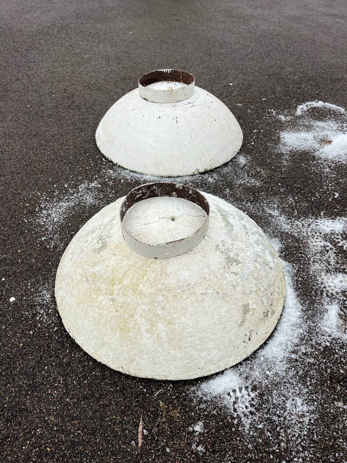 Pair of Willy Guhl planters, 1960, fiber cement