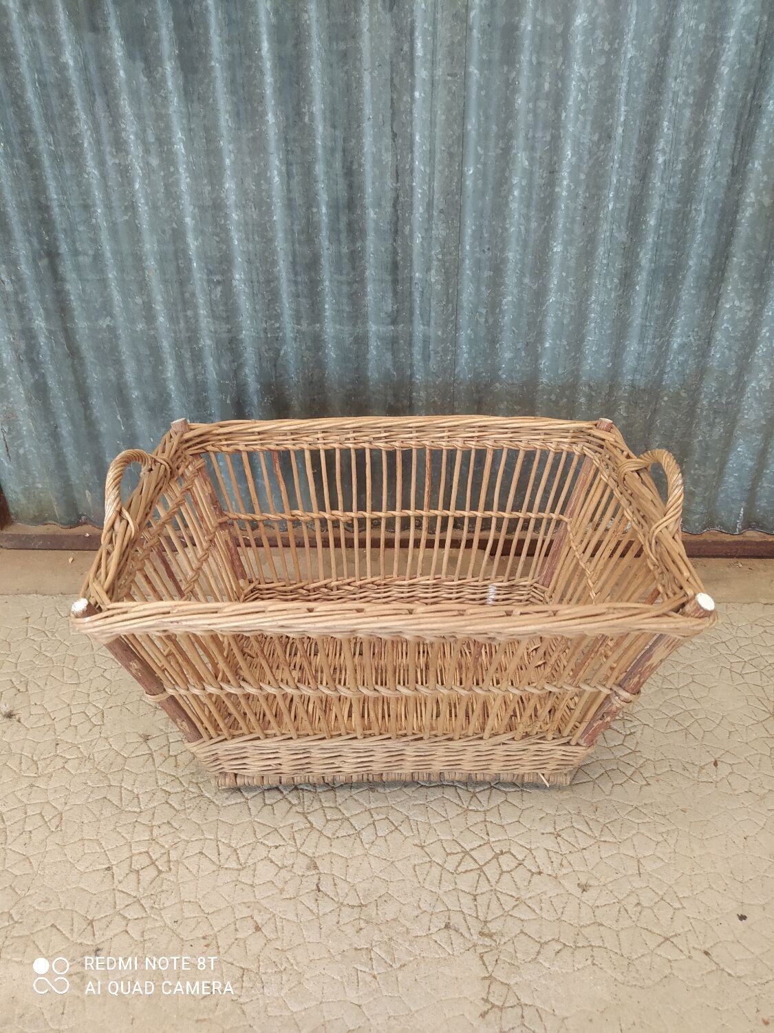 Wicker/rattan vintage laundry bin