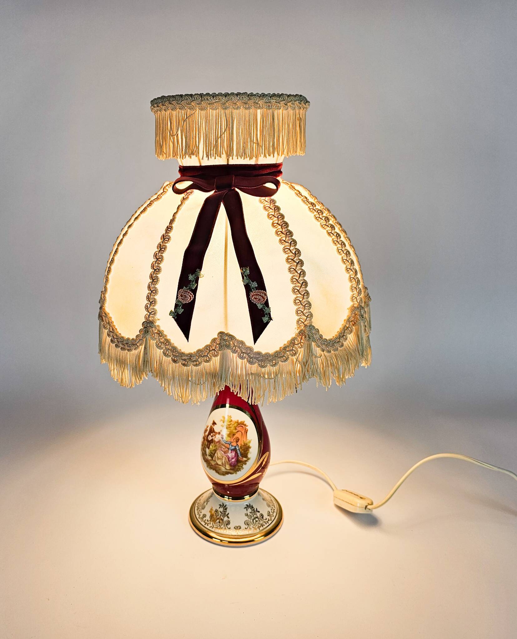 Limoges - France - porcelain - table lamp - 2nd half 20th century