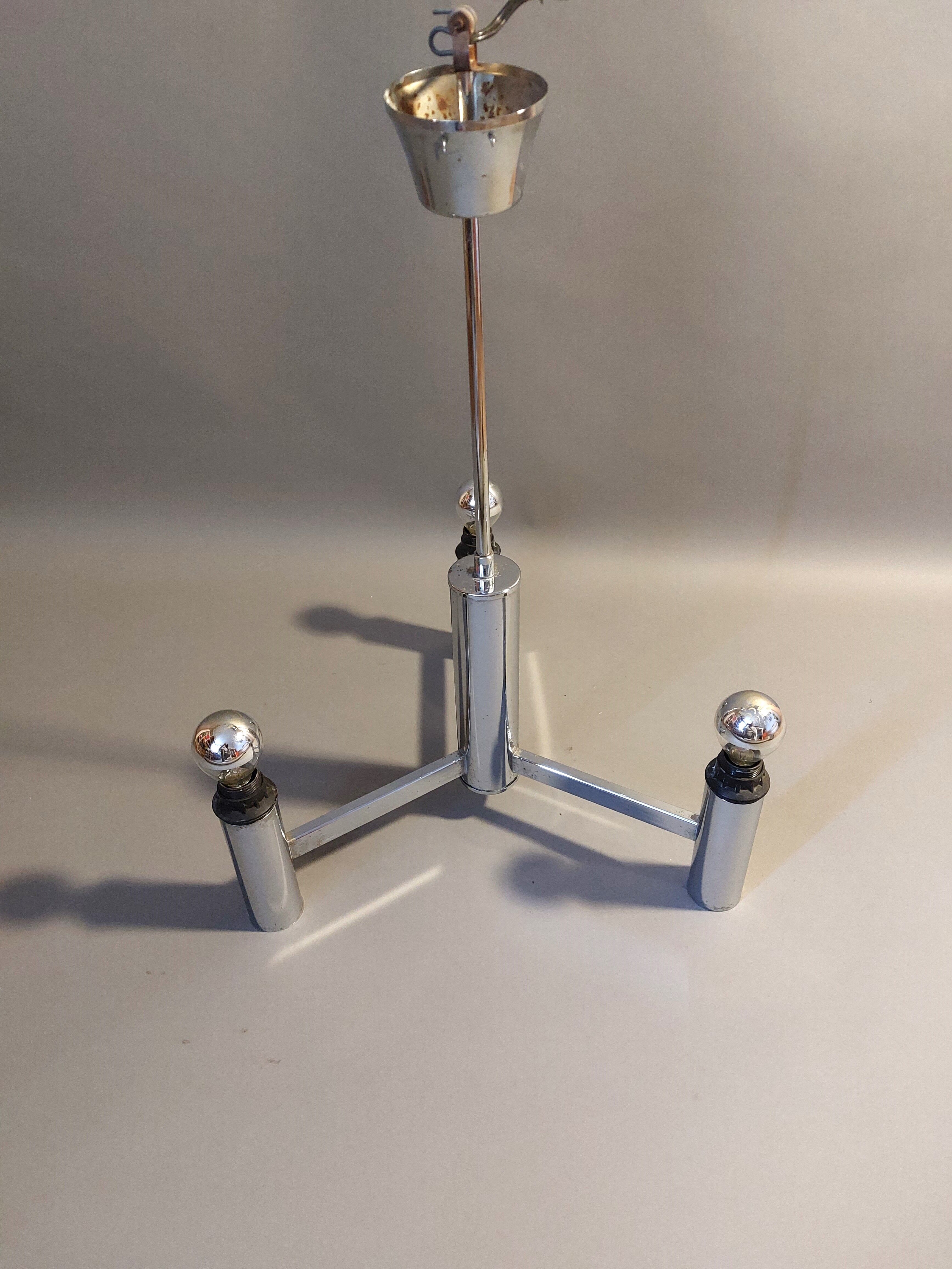 Italian chandelier 1970 with three lights.