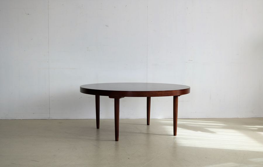 Vintage round coffee table