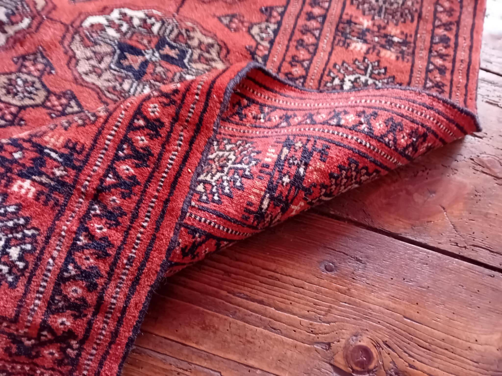 Handmade Turkmen Bukhara rug 172x116cm