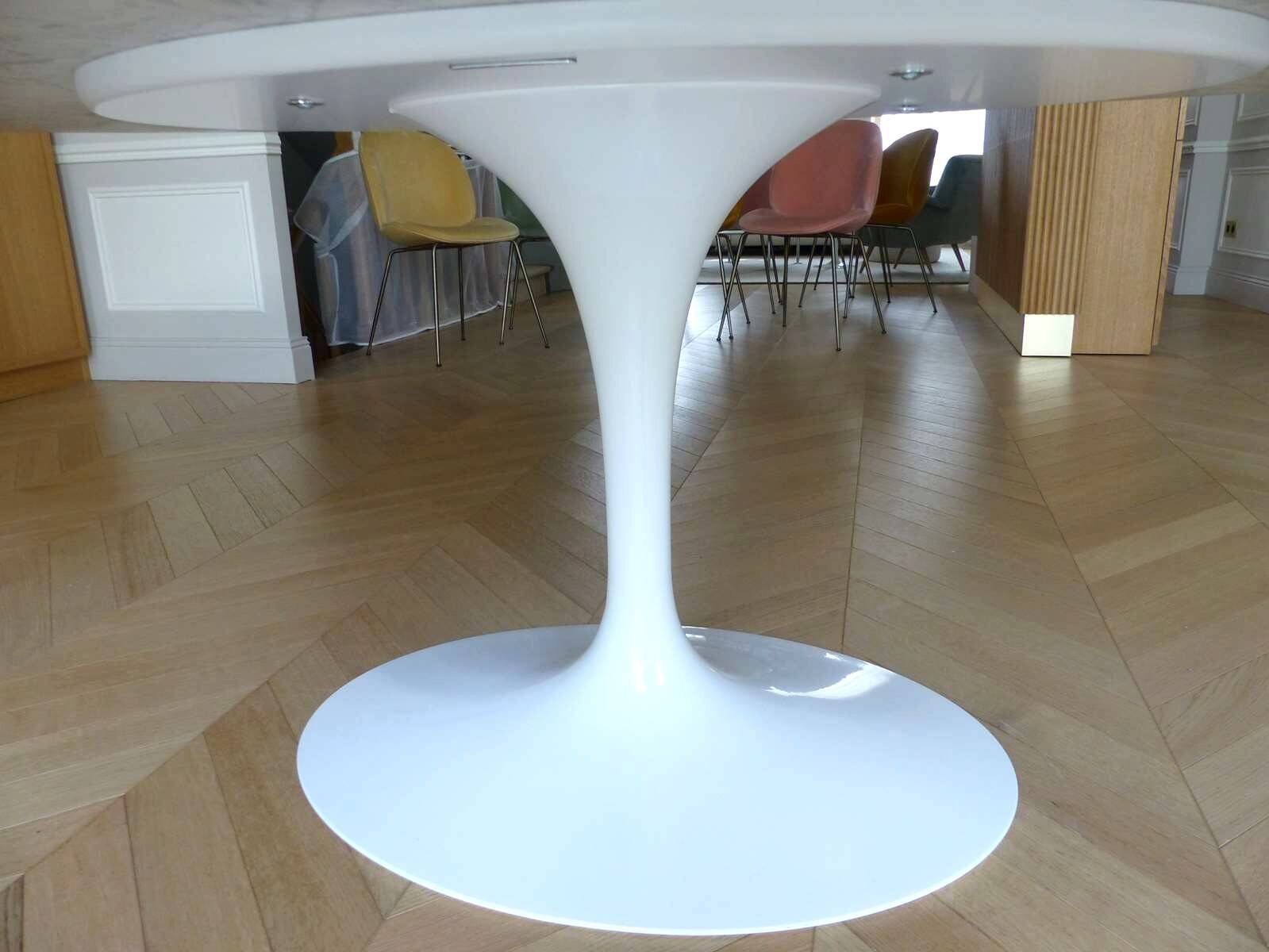 Saarinen Dining Table - Oval Statuarietto Marble KNOLL Eero Saarinen