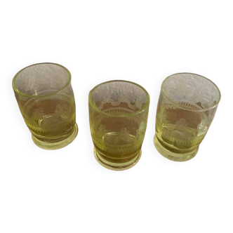 3 uraline liqueur glasses.