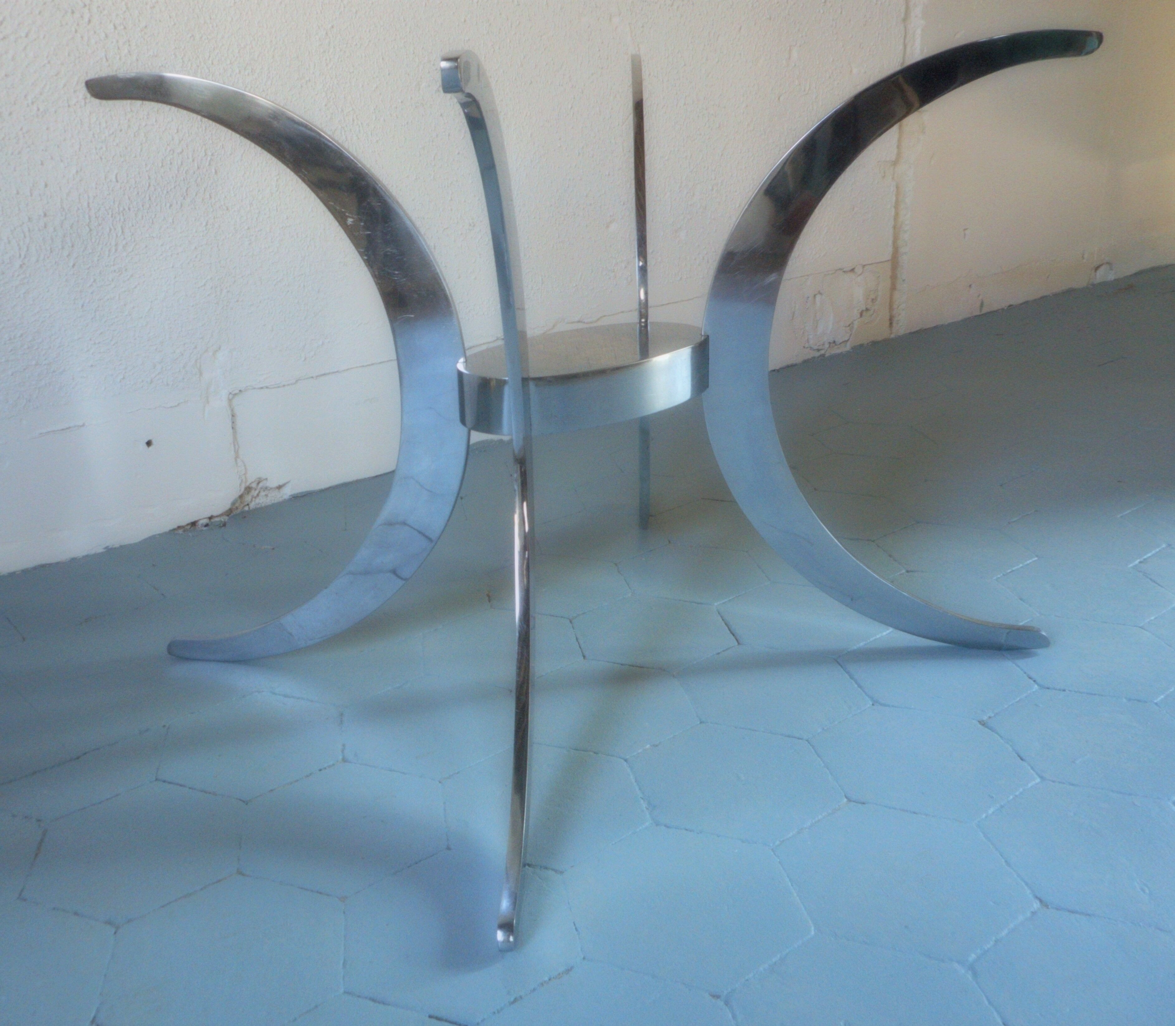 Table en verre fumé