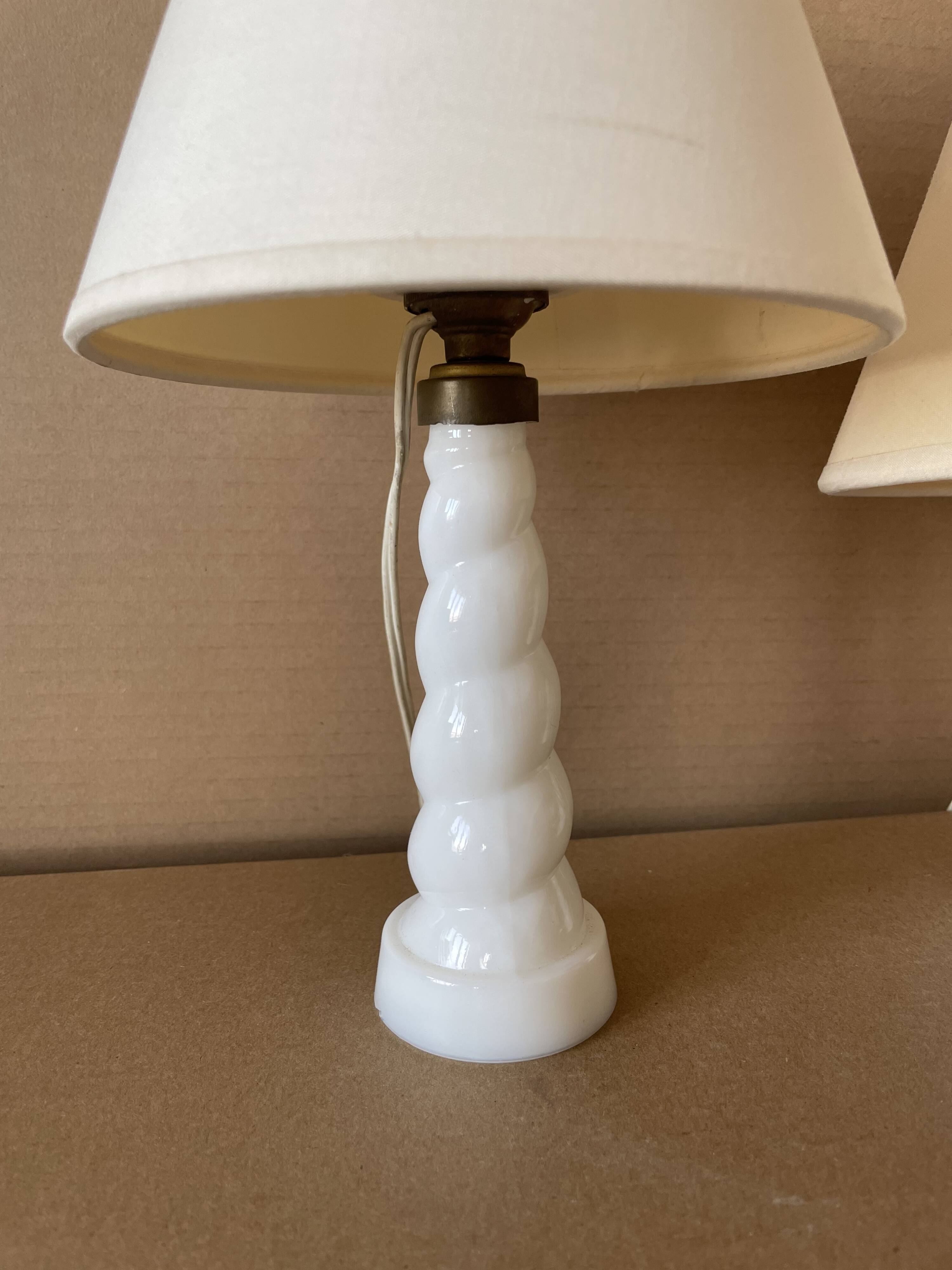 Set of 2 small old twisted opaline lamps