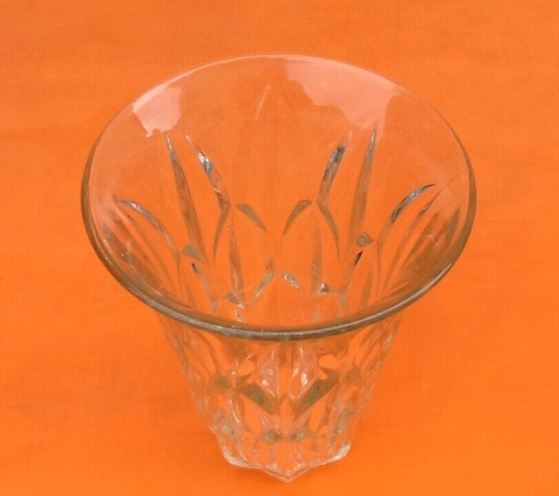 Art deco style vase transparent molded glass / geometric decoration