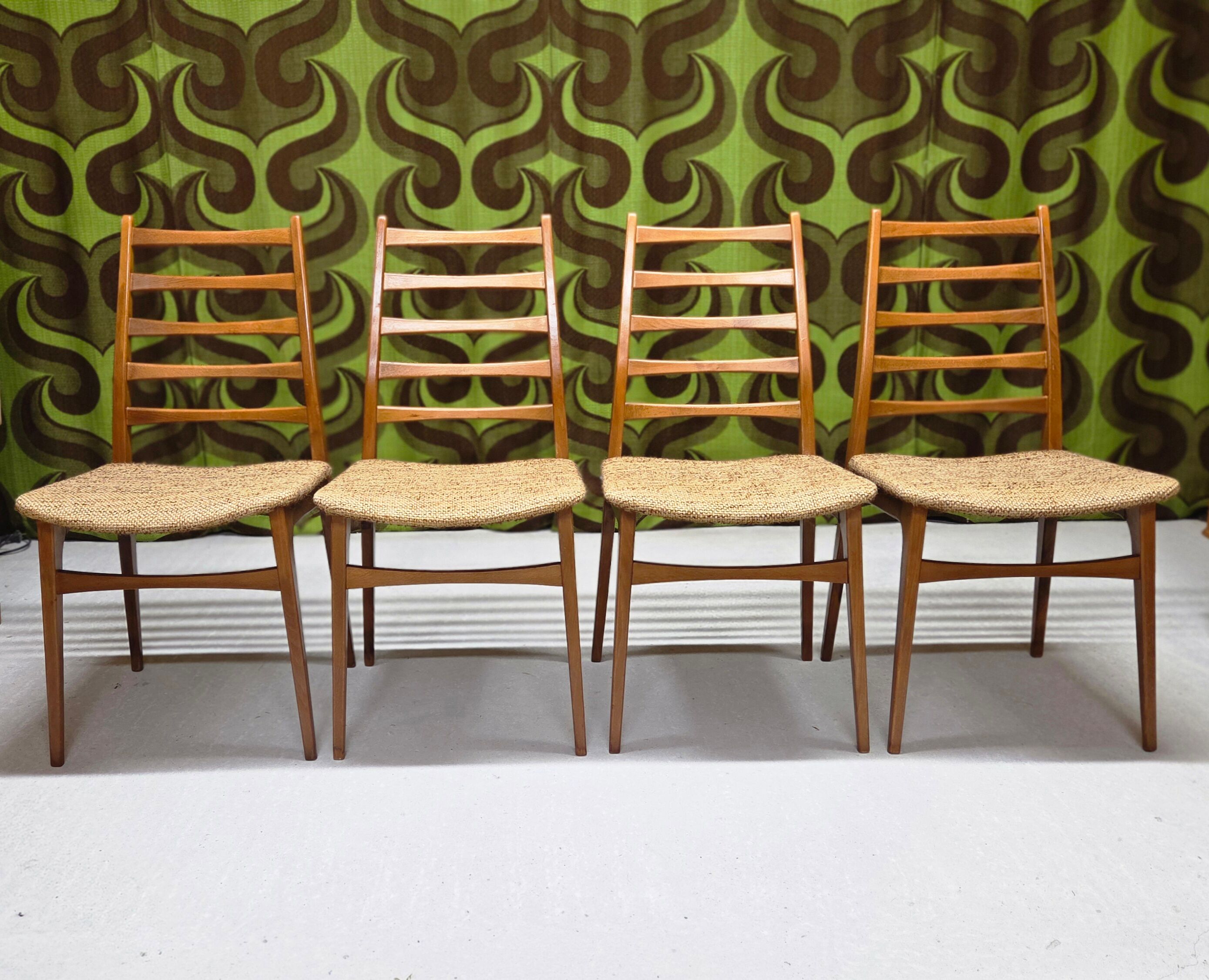 Lot of 4 Scandinavian chairs from the 1970s.