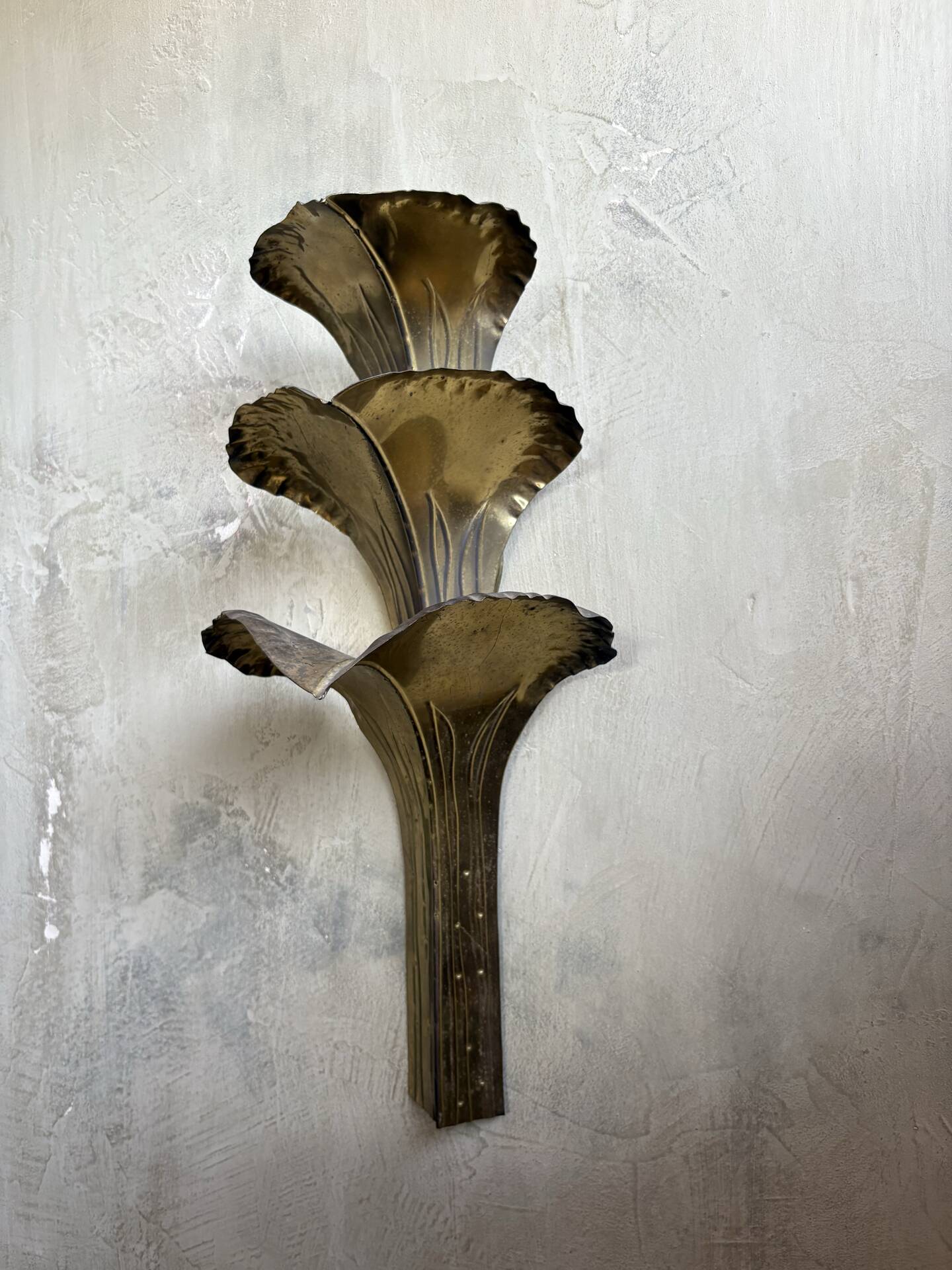Rare wall sconce in brass – Tommaso Barbi style – 1970s