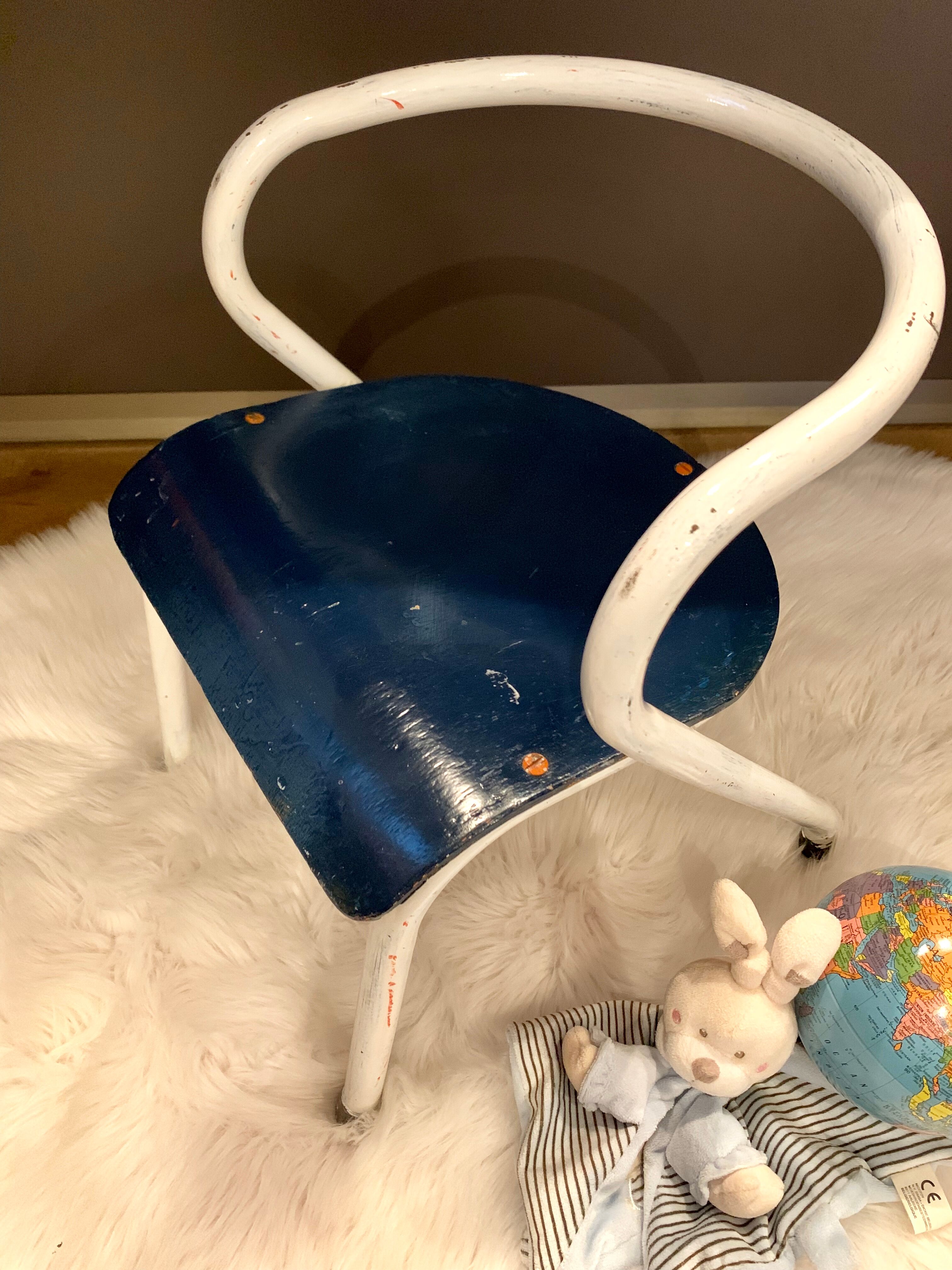 Jacques Hitier child schoolboy chair