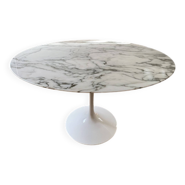 Tulip Table Eero Saarinen – Glossy white marble – Knoll