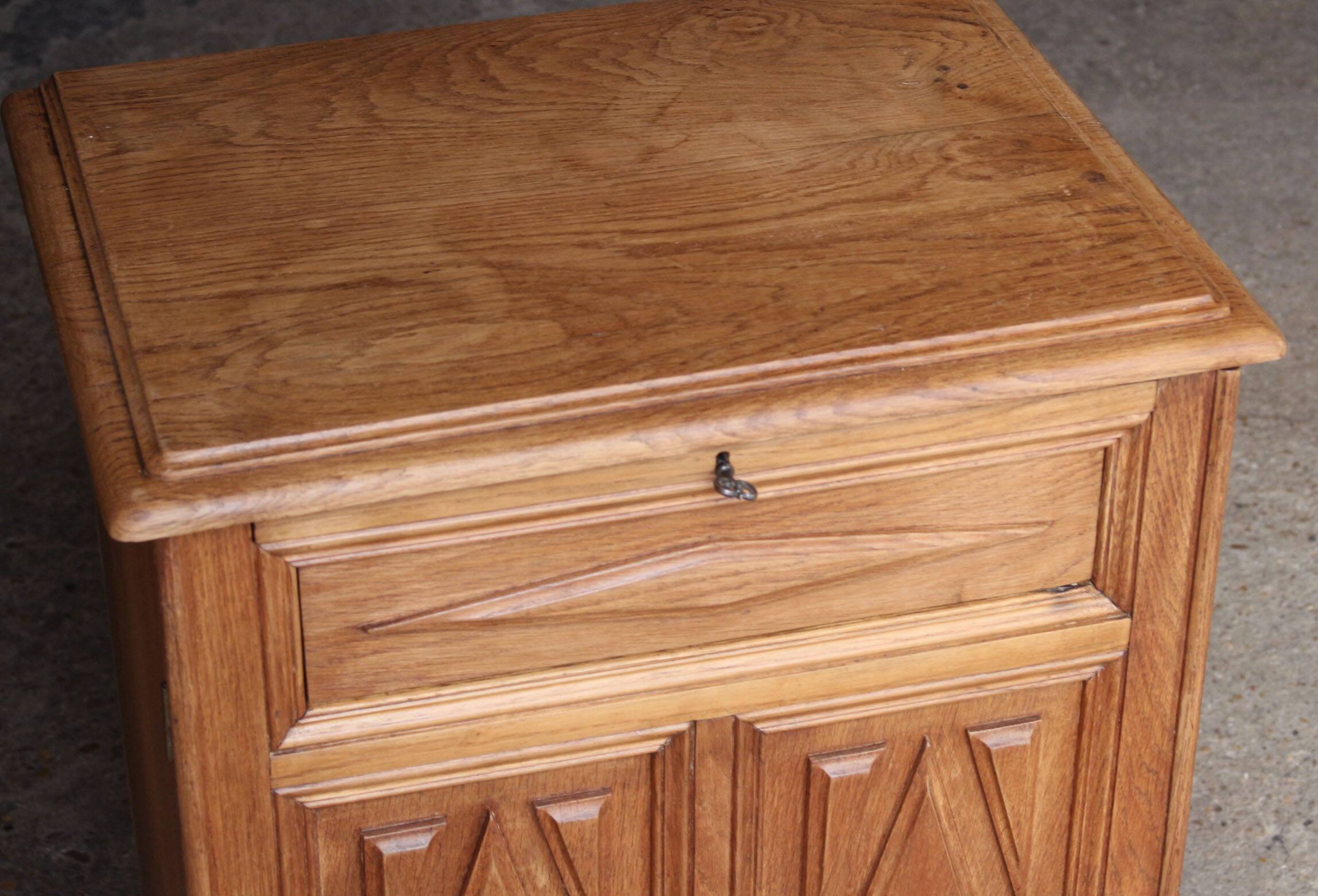 Art Deco jam cupboard in solid oak (circa 1930).