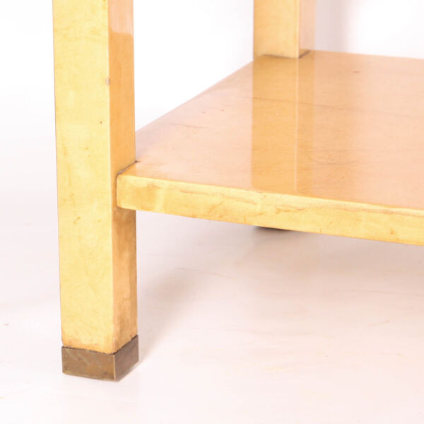 Console en parchemin et laiton