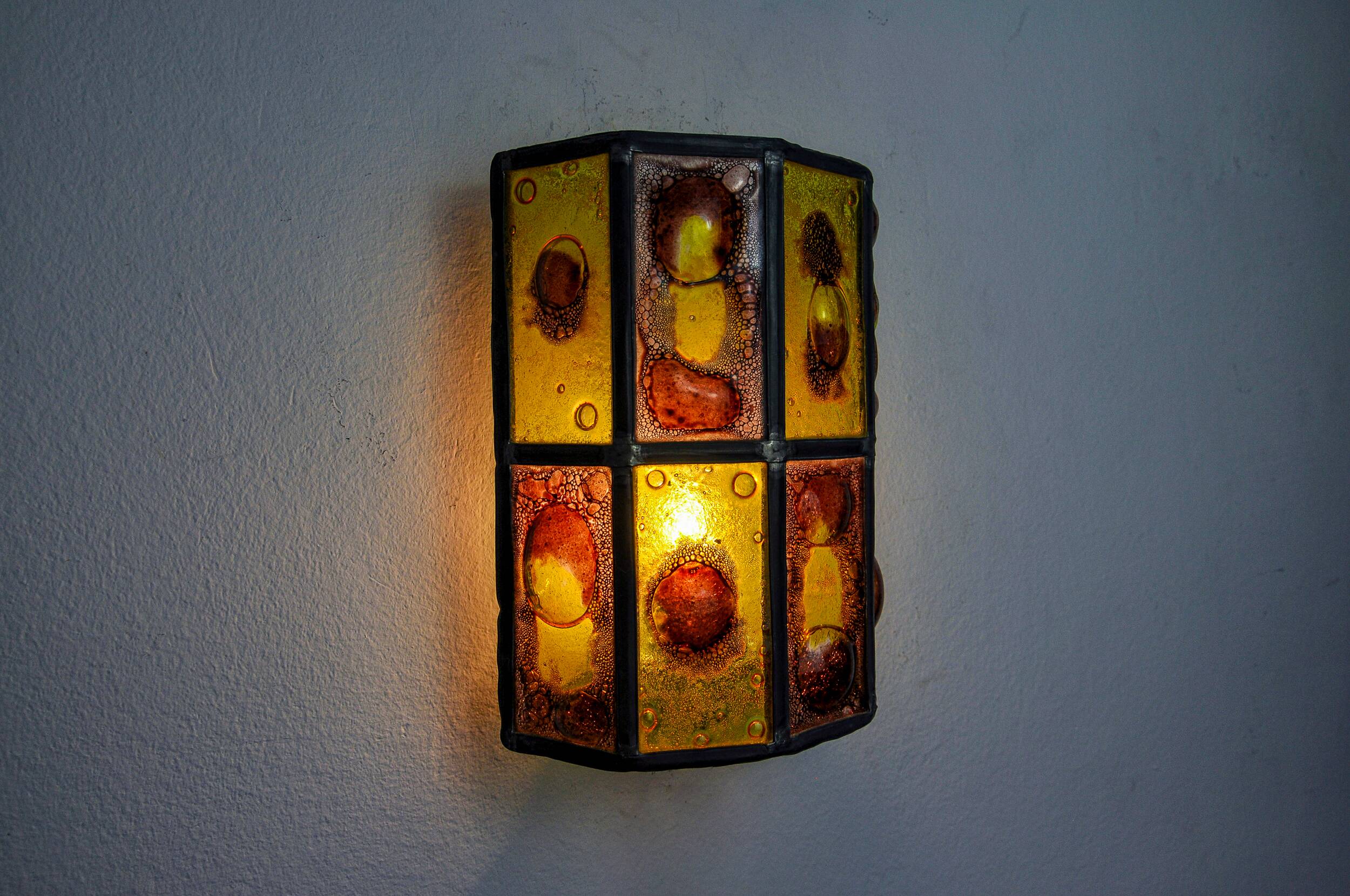 Brutalist wall lamp by Felipe Derflingher for Feders, blown glass, 1960, Mexico