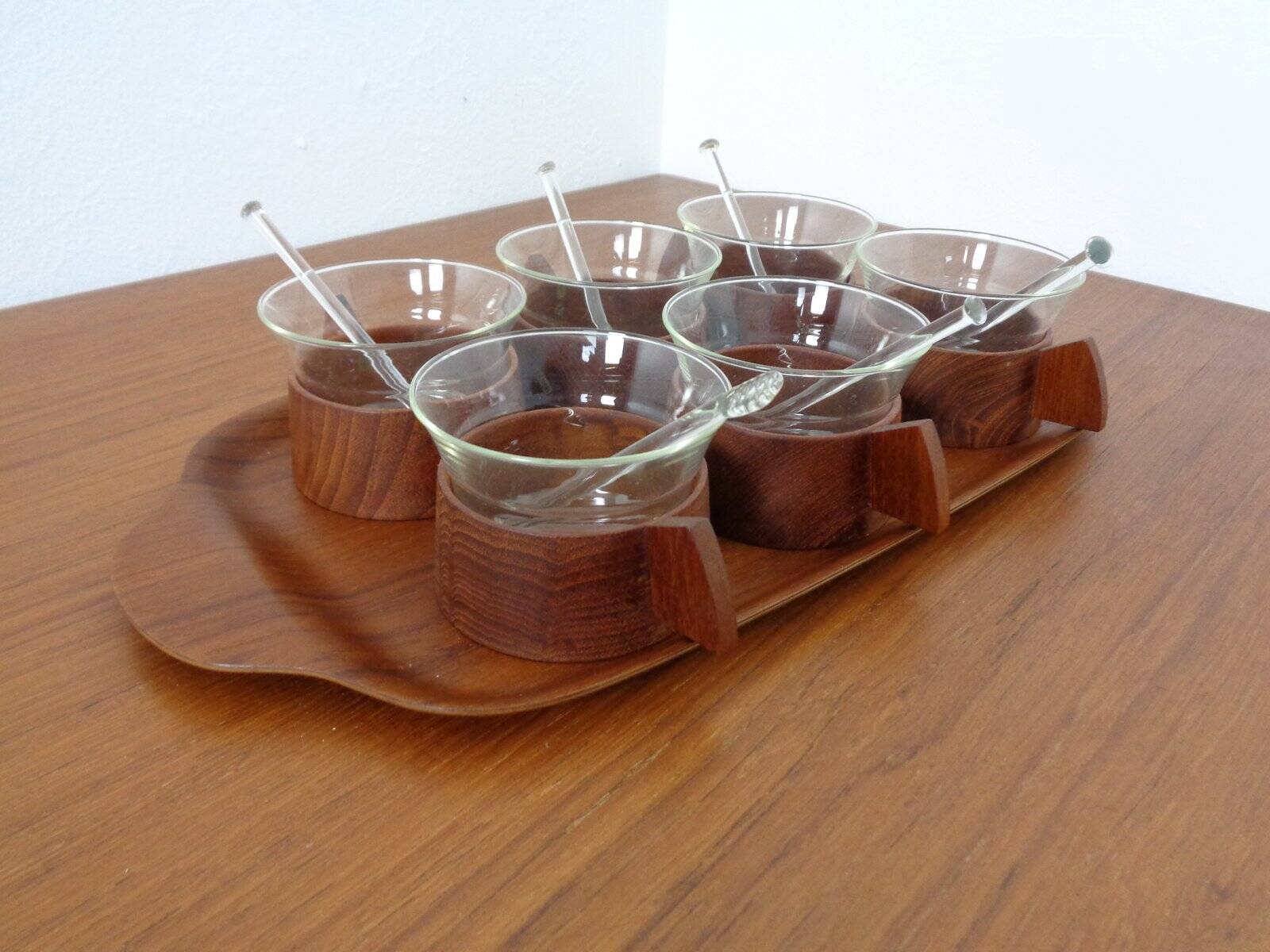 Swedish teak tray with tea cups by Jie Gantofta, 1960s, set of 7.