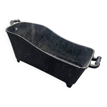 Cast iron planter
