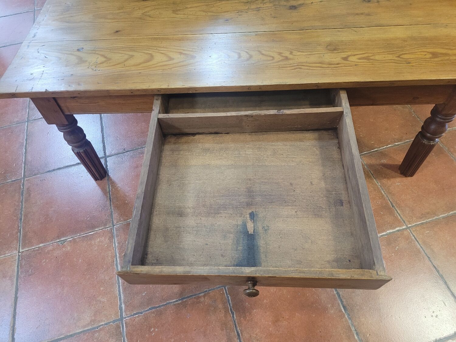 Antique coffee table with 1 drawer, 130×74cms