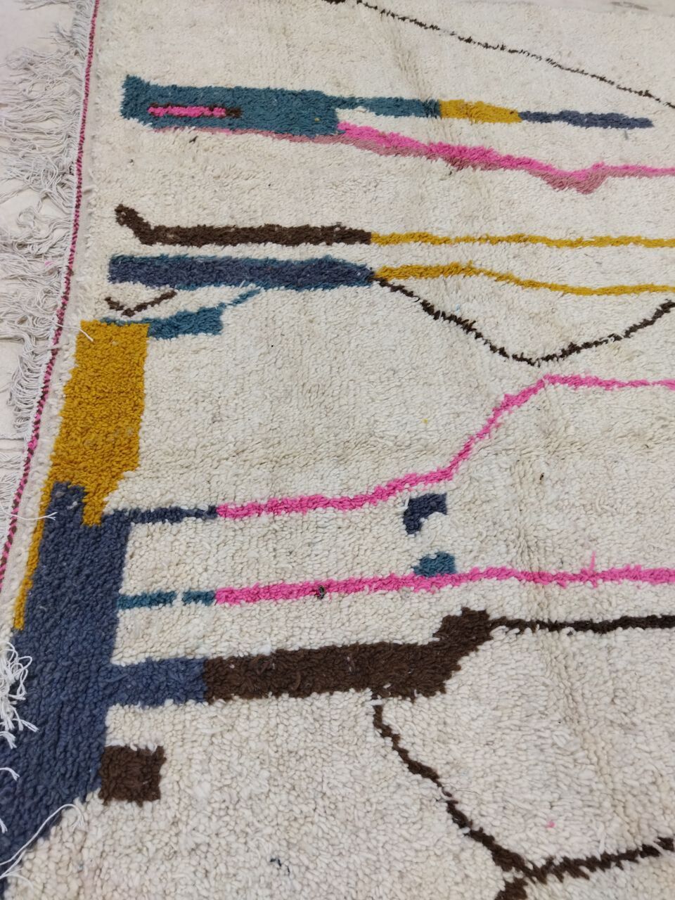 Handmade moroccan berber carpet 293 x 187 cm