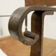 Fauteuil curule en fer forgé et cuir