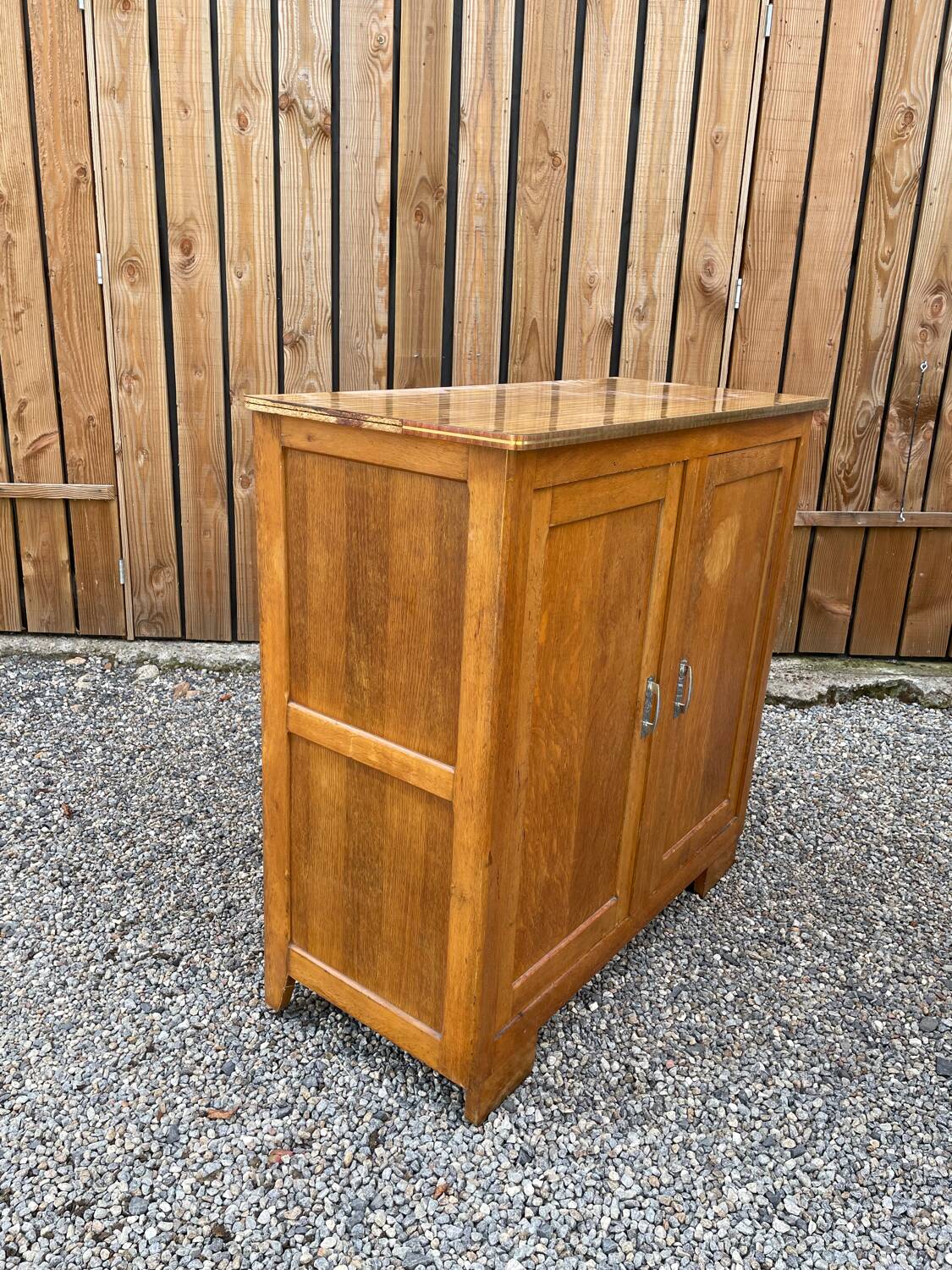 Ancien buffet vintage parisien deux portes