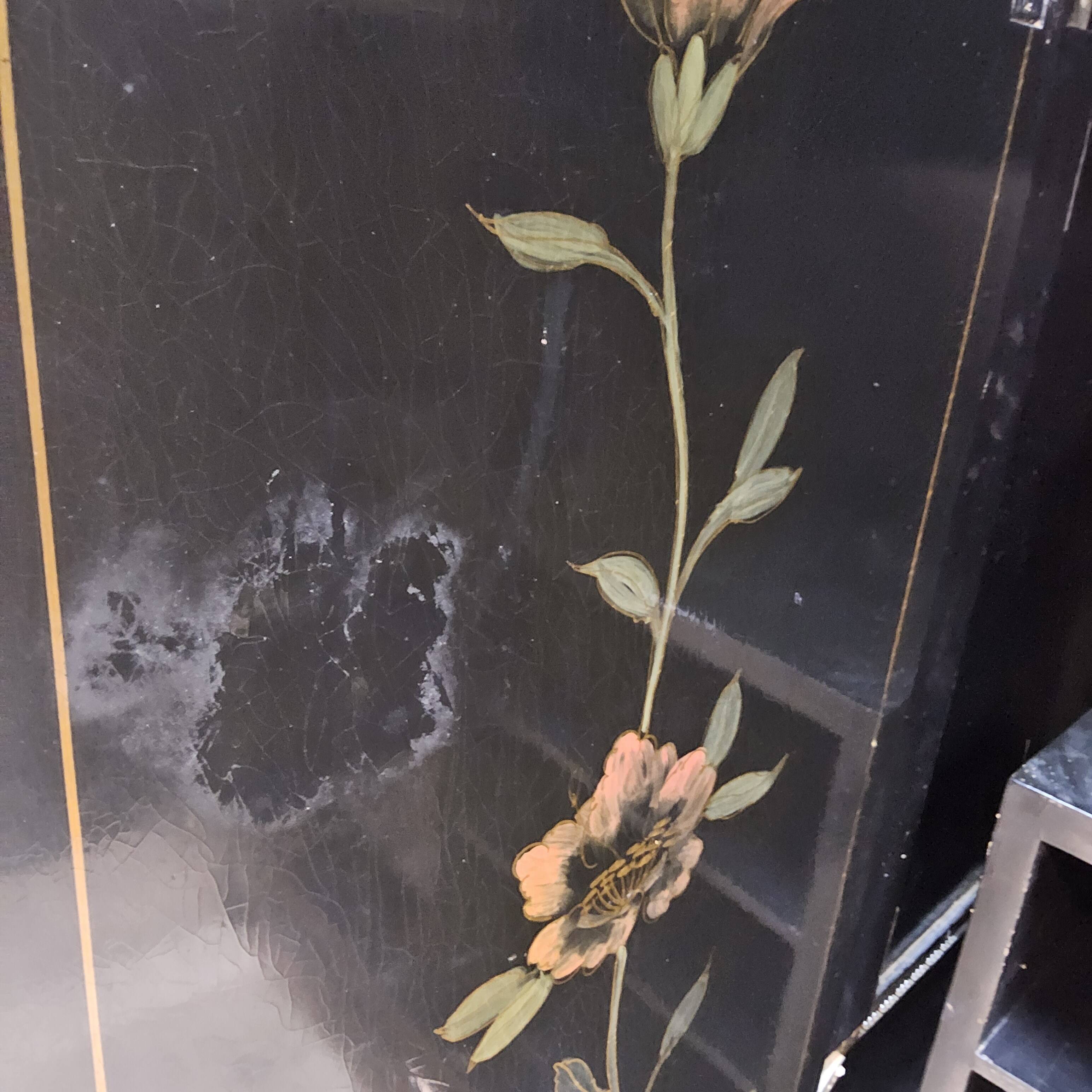 Cabinet vintage chinois laqué noir avec oiseaux et fleurs bohème