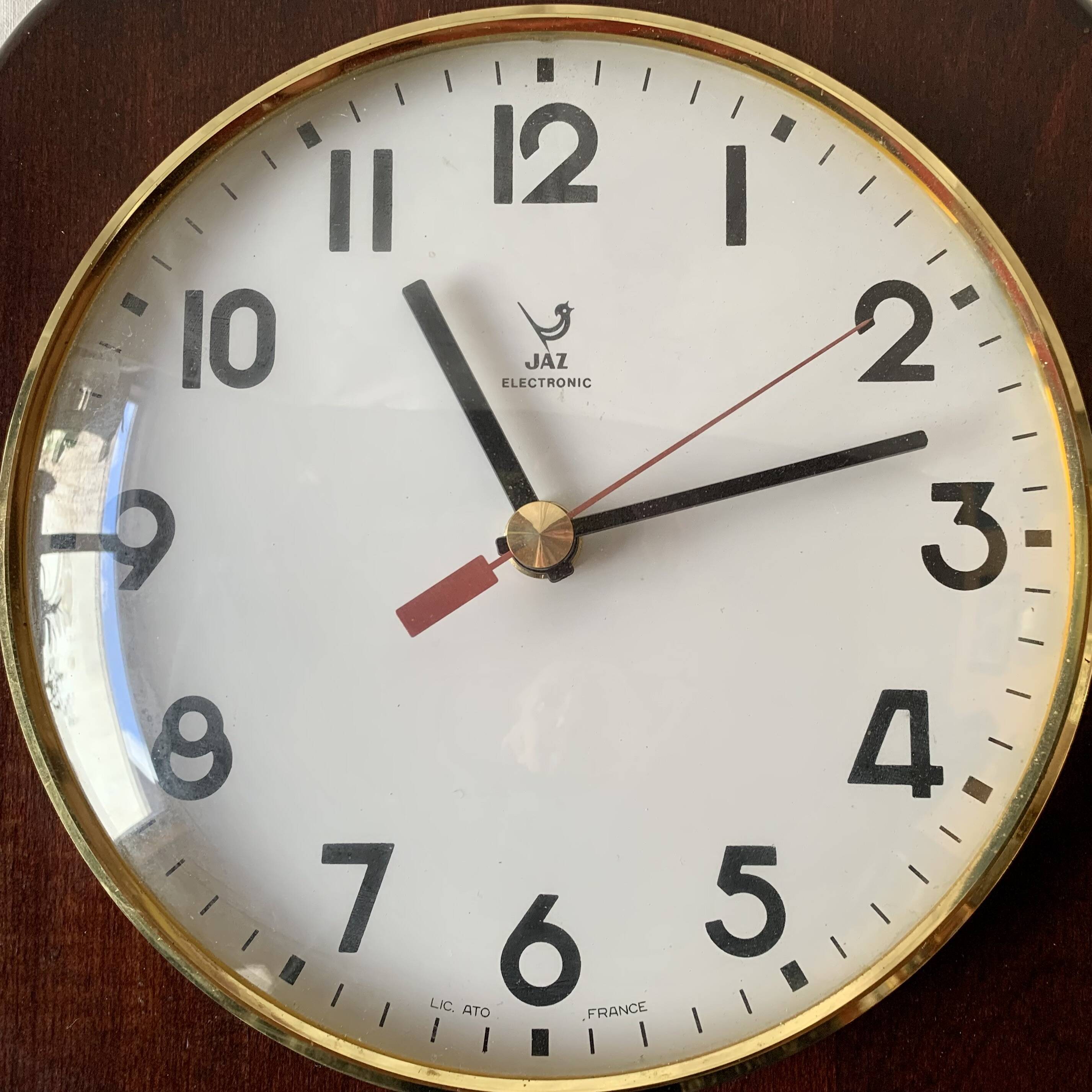 Jaz Electronic vintage wooden wall clock