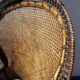 Authentique fauteuil dit Emmanuelle en rotin, design séventies